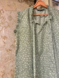 Zudio Brand New Floral Green Top
