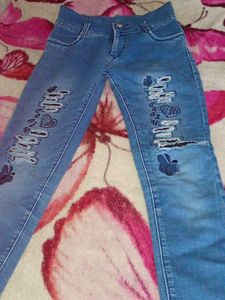 Cute Girls&#39; Distressed Denim Jeans
