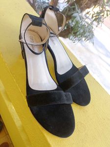 Black Sandal