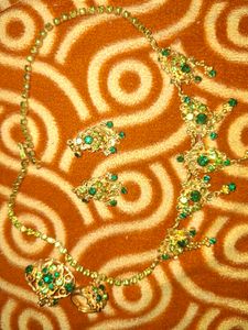 “Necklace set with earrings, ring &amp; saree pin