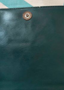 Fig Green Sling Bag