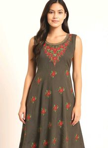 🌹 Rose Embroidered Ethnic Gown.
