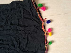 Black Off-Shoulder Pom-Pom Top✨️🌿💛✨️