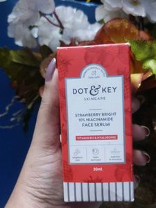 Dot & Key Strawberry Bright 10% Niacinamide Face S