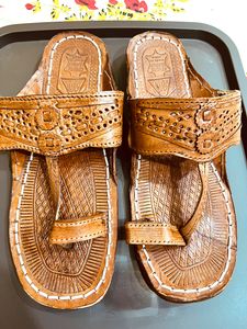 Royal Khwaab Men&#39;s Kolhapuri Chappal/Slipper/Sandal/Handcrafted 100% Genuin Leather (Kapshi Shape) Brown