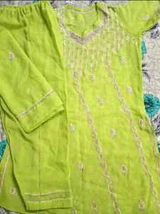 Embroidered Kurta Set ✨