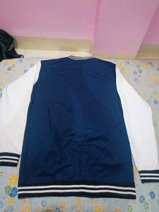 Classy Feminie Women Sweater