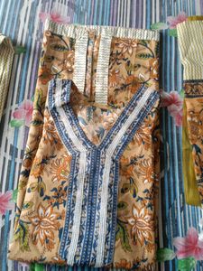 Floral Kurta Set And Pant