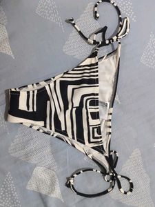H&M Zebra Print Bikini Bottom - Size 4
