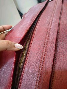 Maroon Handbag👜🌹