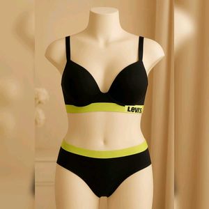🇭🇲💫💗 Levi's Black Lingerie Set