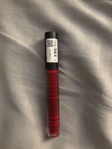 Essence 8h Matte Lipstick