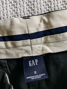 GAP BLACK SHORT PANT