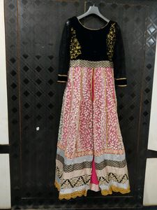 Velvet &amp; Net Pyari Si Gown🤍