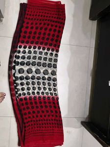 Red &amp; Black Printed Saree