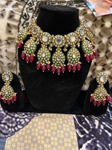 Elegant Kundan Jewelry Set