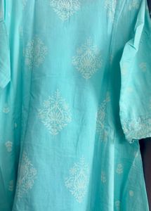 Avaasa Embroidered Kurta