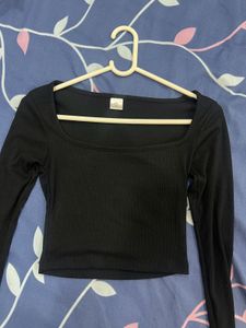 Black Ribbed Long Sleeve Crop Top
