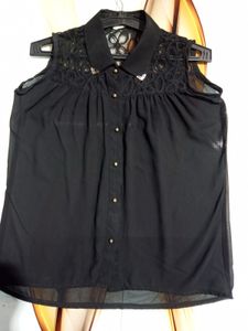 Chic Black Sleeveless Top
