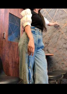 Trendy Wide-Leg Jeans and top