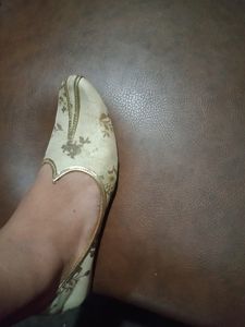 Bridge Footwear