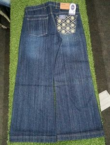 Baggy Bootcut Jeans....