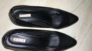 ELLE Women&#39;s Slip On Pumps