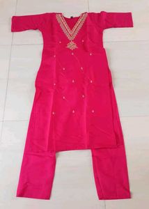 Elegant Embroidered Kurta Set 😍