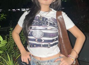 white belt printed pullover tshirt