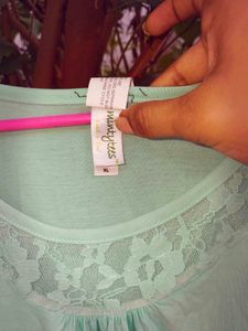 Shoulder Tie-up Top
