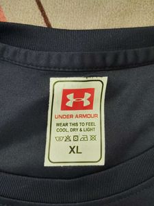 Under Armour Orginal Authentic Xl Dry fit Tshirt