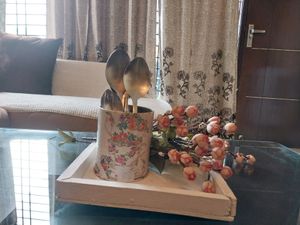 Set of 2 white containers