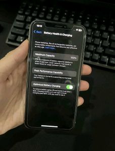 iPhone X - 100% Battery Health
