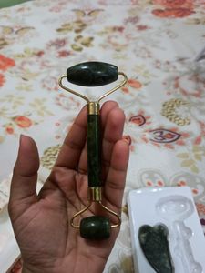 Brand New Face Roller And Gua Sha Massager Combo