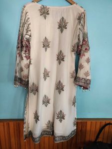 Elegant Embroidered Kurta with a Head Scard Maroon