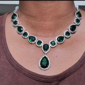 Green Ad Stones Neck Set
