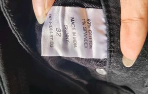 Black Skinny Jeans - Size 32