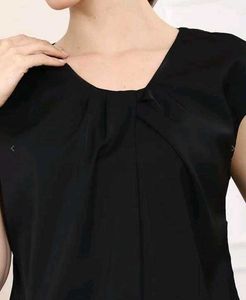 Chic Black Sleeveless Top