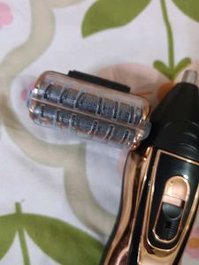 Geemy Trimmer With 3 Clippers