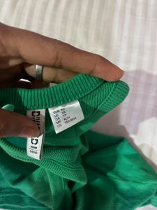 H&amp;M Green Top ❌No Negotiations