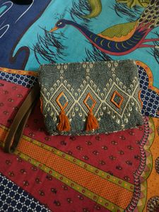 MAKEUP BAG