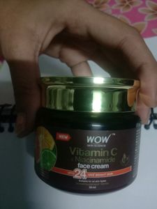 Wow Vitamin C And Niacinamide face Moisturizer