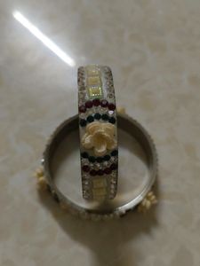 Vintage Floral Bangle Set