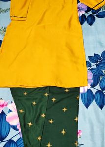 Beautiful Kurta Set On Sale!