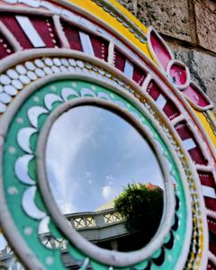 Round Lippan Art
