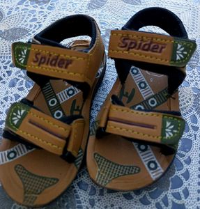 Bacchon Ki Like New Sandal