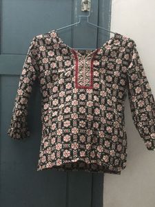 Floral Print Short Kurti Top
