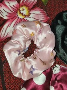 5 Beautiful Scrunchies on Sale