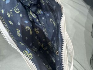 White shoulder bag