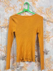 Fitted Twisted Neck Long Sleeves Top